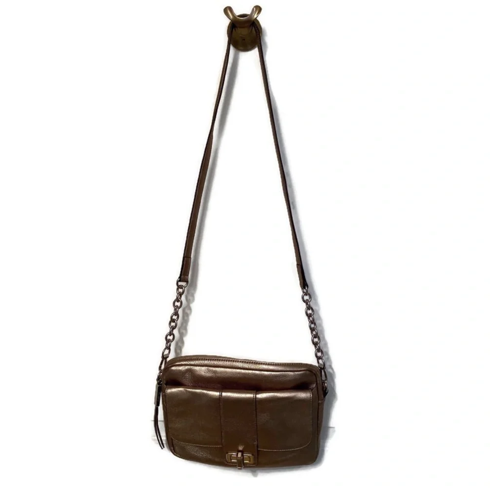 B. MAKOWSKY BAG SHOULDER CROSSBODY GOLD LEATHER ZIP TOP SILVER HARDWARE